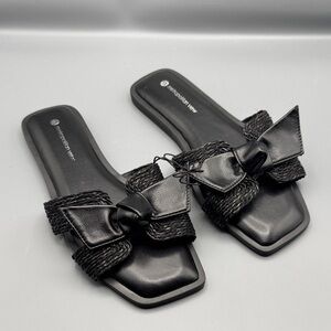 Metropolitan view black sandals
